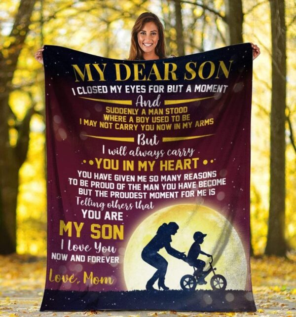 My Dear Son I Closed My Eyes Mom And Son In The Moonlight Fleece Blanket Sherpa Blanket