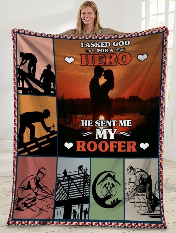 I Asked God For A Hero He Sent Me My Roofer Husband And Wife Sunset Fleece Blanket Sherpa Blanket