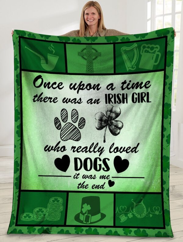 Once Upon A Time There Was An Irish Girl Who Really Loved Dogs Dog Paw Irish Clover 3D All Over Printed Throw Fleece Blanket Sherpa Blanket