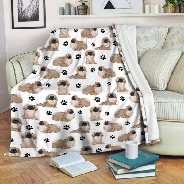 Pekingese Paw Fleece Blanket Sherpa Blanket