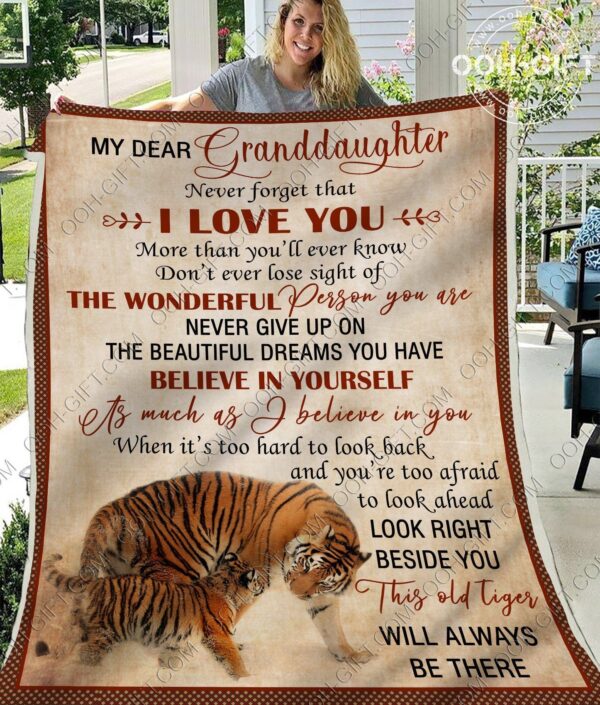 Granddaughter Never Give Up Fleece Blanket Sherpa Blanket