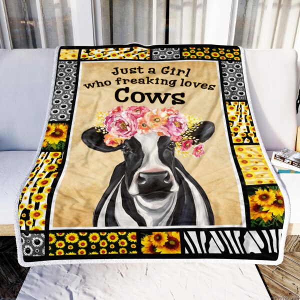 Sunflower Just A Girl Who Freaking Loves Cows Fleece Blanket Sherpa Blanket