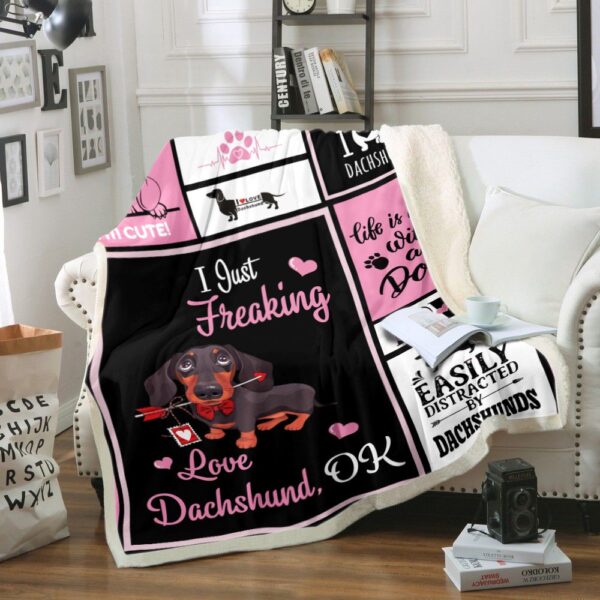 I Just Freaking Love Dachshund Ok Fleece Blanket Sherpa Blanket