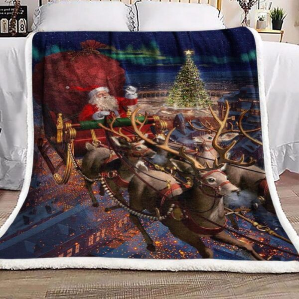 Santa Claus Moose In Town Christmas Fleece Blanket Sherpa Blanket