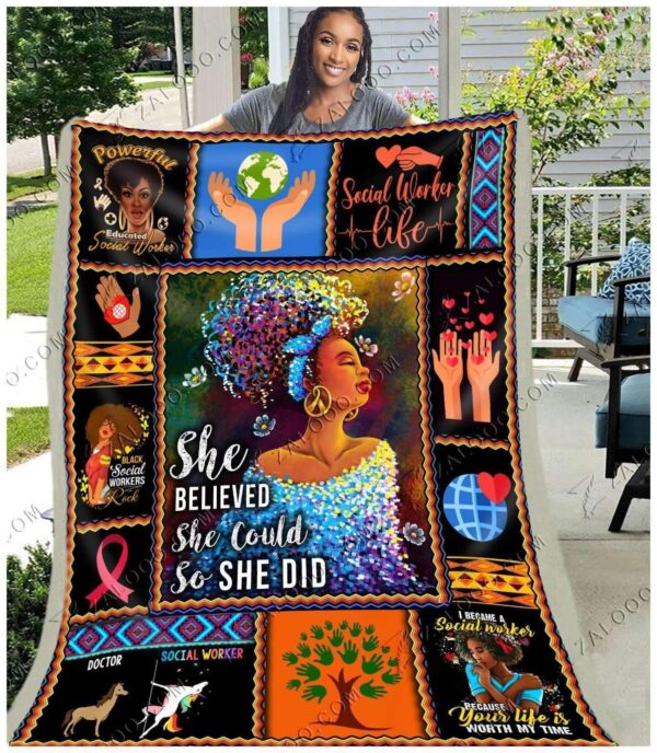 Black Women Social Worker She Believed She Could So She Did Fleece Blanket Sherpa Blanket