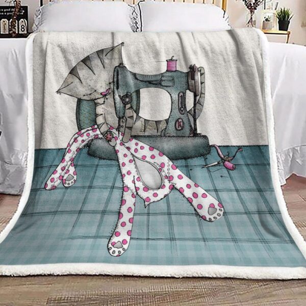 Cat Sewing Fleece Blanket Sherpa Blanket